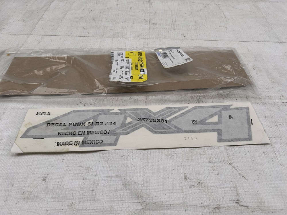 NEW GM OEM 2007-2014 Silverado 2500 3500 4×4 Pickup Box Side Rear Decal 25798301