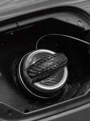 Carbon FiberFuel Tank Gas Filler Cap For Mercedes-Benz E300 E350 E55 E63 E43 AMG