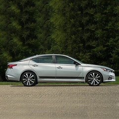 Twin stripes Decal for Nissan Altima S SV SL SR Midnight Platinum Edition design