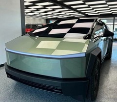 Cybertruck DIY PPF Paint Protection Film Wrap Color Change Bamboo Chromaflair