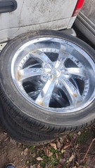 6 Lugg 22in Rimmz 4 Brand New Tires Needs Some Cleaning And A Nice Car To Ride