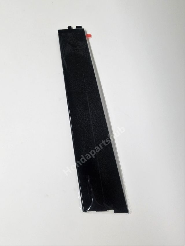 18′-19′ HONDA ACCORD RH Rear Door Center Garnish