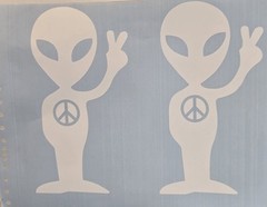 6″ ALIEN UFO PEACE SIGN VINYL DECAL STICKER Laptop bumper Window Diecut