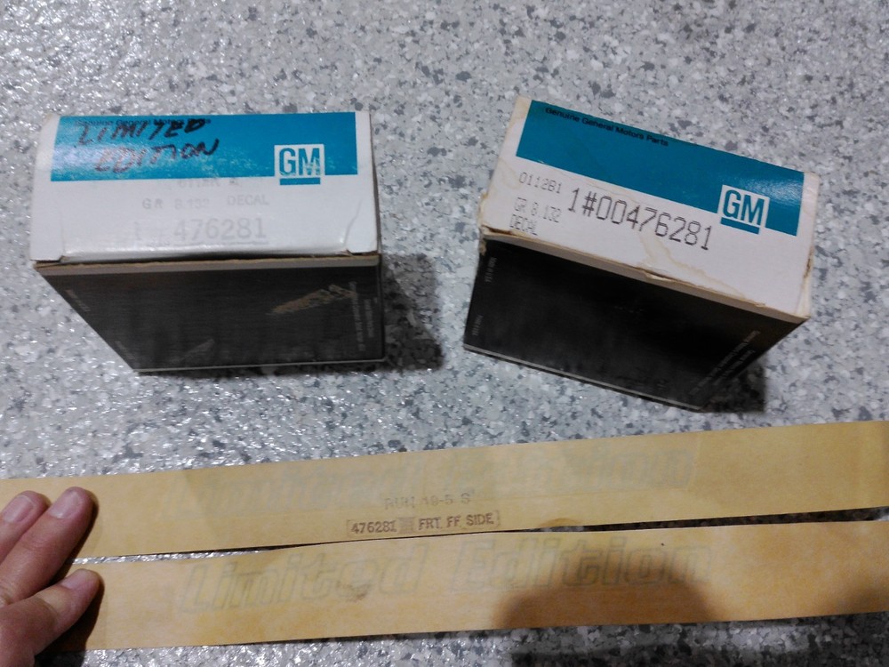 78 ONLY Corvette Front Fender “LIMITED EDITION” Decals (2)-GM #476281–NOS