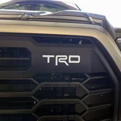 VINYL – GLOSS WHITE TRD UPPER FRONT GRILLE LETTERS FITS TUNDRA 2022-2025