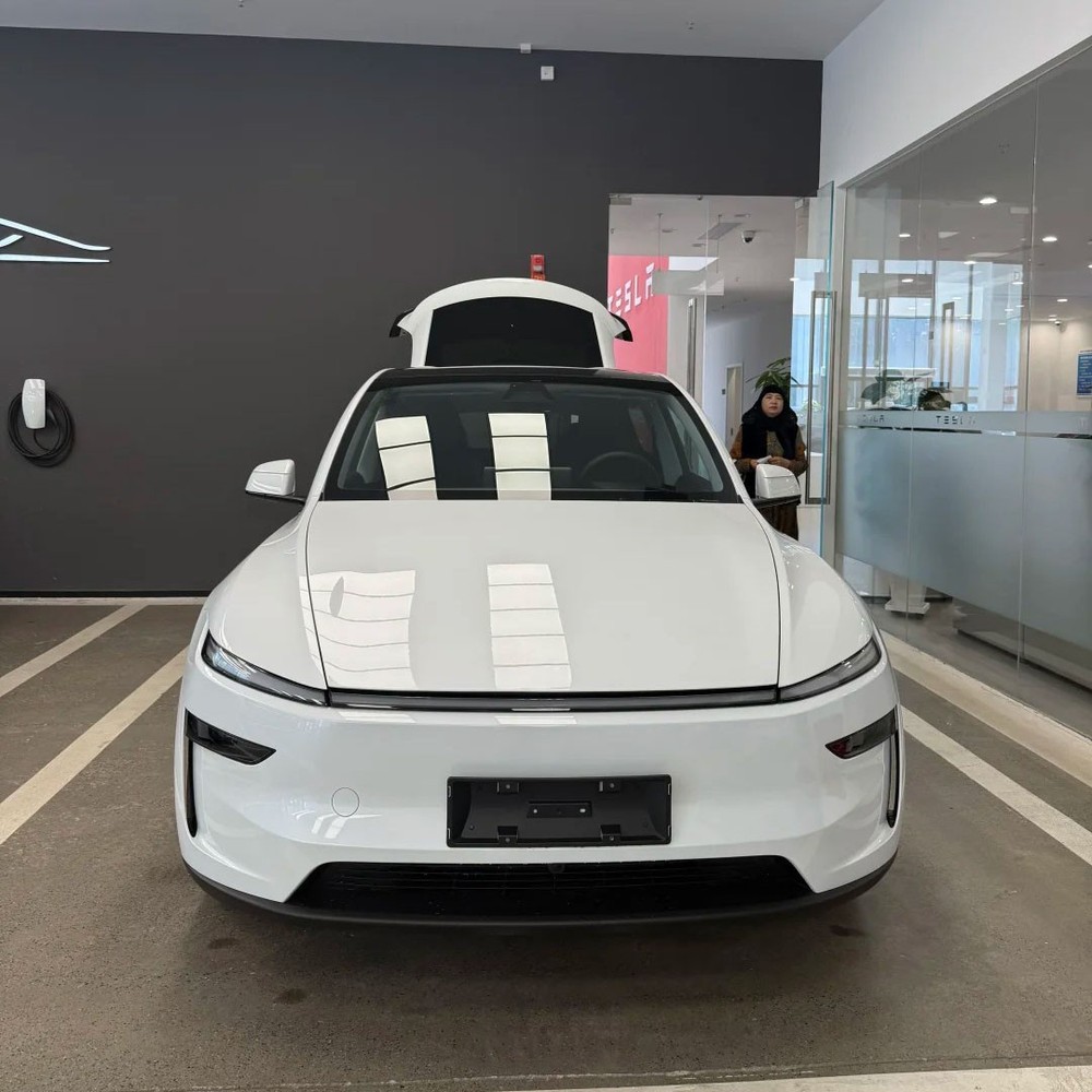 Tesla Model Y 2025-2026 PreCut Paint Protection Film Wrap Change Piano White PPF