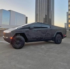 Cybertruck DIY PPF Paint Protection Film Wrap Color Change Matte Dark Gray Camo