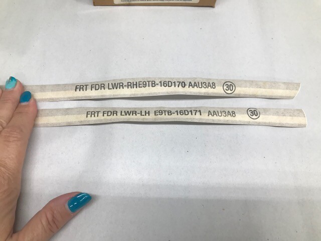 NOS 1990-1991 Ford Bronco Lower Front Fender Strip Kit F0TZ-16D170-AU Tan