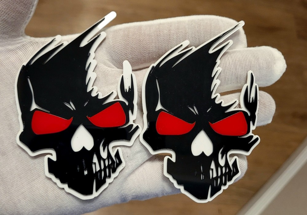 Skull Angry Red Eye Agressive Car Emblem Glossy Black/White Side Fender